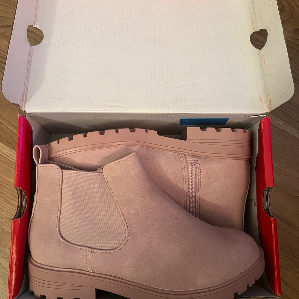 Cute True Craft Pink Caroline Boots, Never Worn 2M Child.